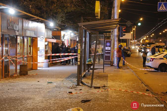 В полиции рассказали подробности серьезного ДТП на остановке возле «Сити-центра». Фото