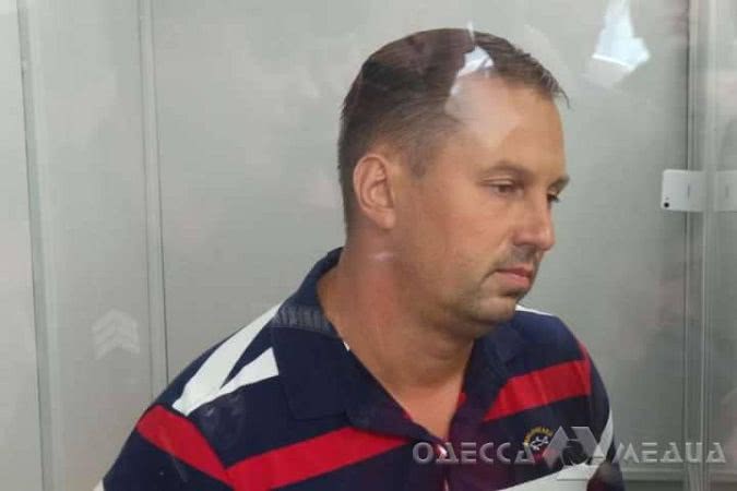 Экс-начальнику полиции Одесской области и бизнесмену продлили срок действия процессуальных обязанностей