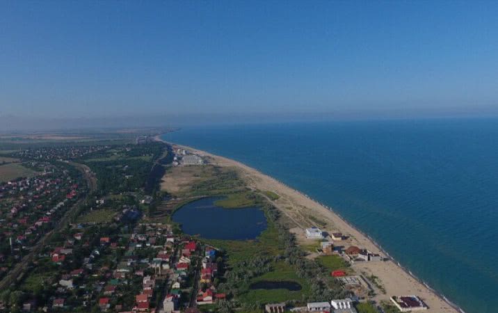 На побережье в Затоке нашли тело обнаженной женщины