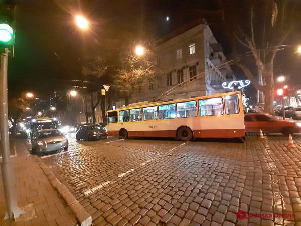 Из-за ДТП на Греческой образовалась пробка