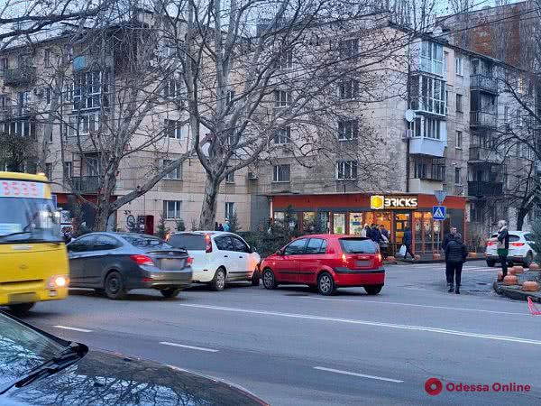 Из-за ДТП на Сегедской образовалась пробка