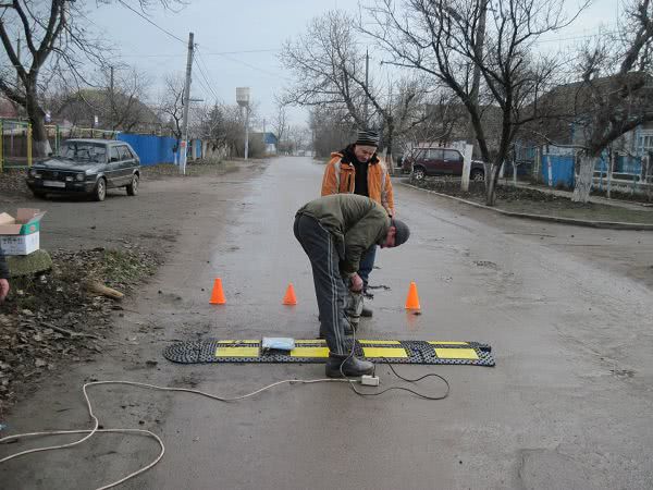 В Татарбунарах опасные участки дорог возле школ обеспечили "лежачими полицейскими"