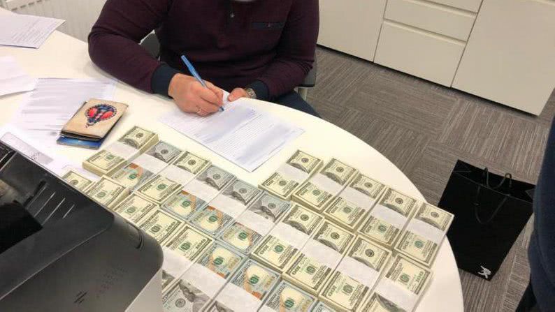 На Одещині керівника порту затримали на хабарі в чверть мільйона доларів