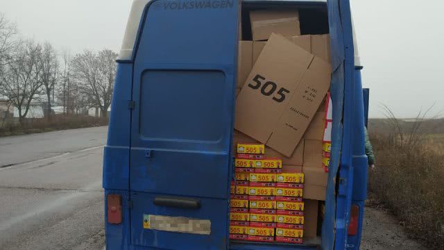 В Одесской области пограничники пресекли контрабанду клея