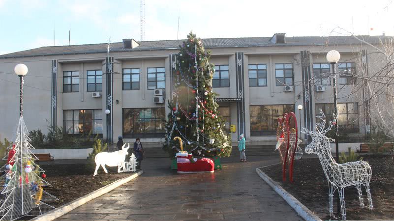 В Одесской области установлена главная новогодняя ёлка Ивановской объединенной громады