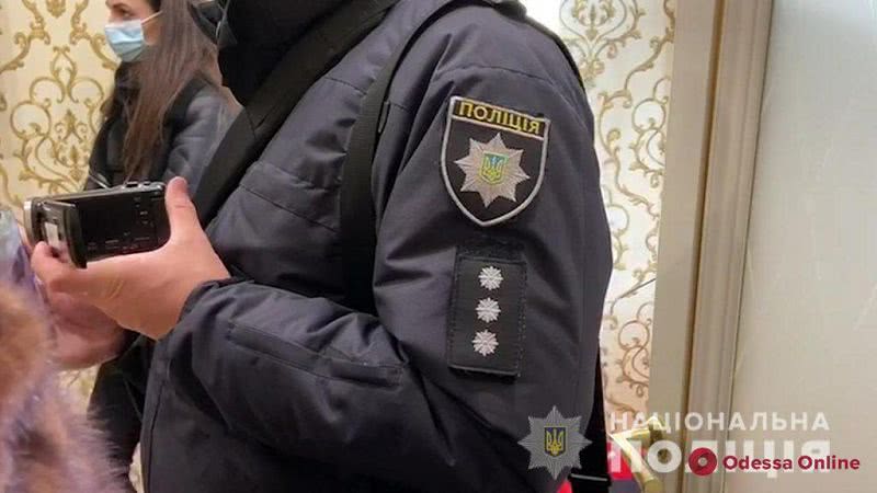 Одесситка под видом соцработницы ограбила супругов-пенсионеров