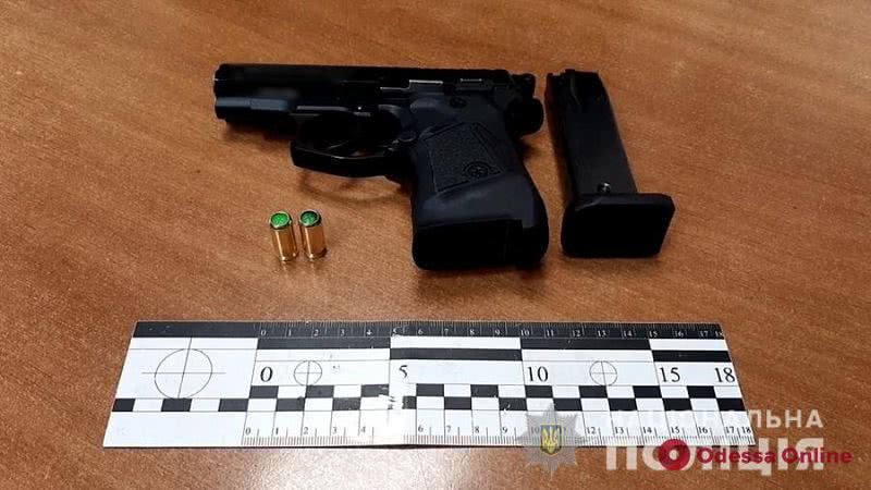 Полиция расследует обстоятельства стрельбы в центре Одессы