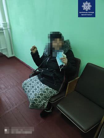 Измаильские патрульные задержали дуэт карманниц, промышлявших на рынке