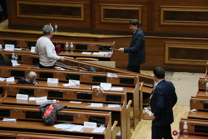 Депутаты разблокировали трибуну в Одесском облсовете