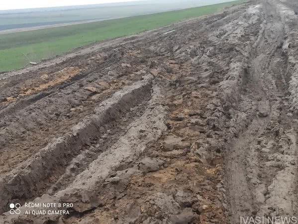 Закончились продукты: жители села в Одесской области оказались заложниками убитой дороги