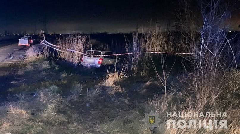 Пьяный водитель сбил троих пешеходов на обочине. Выжил только один