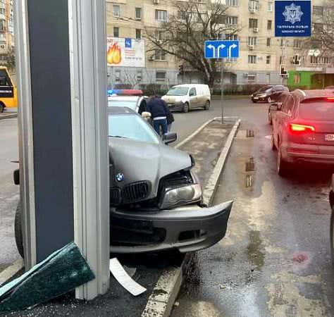 Занесло на повороте: в Одессе произошло ДТП