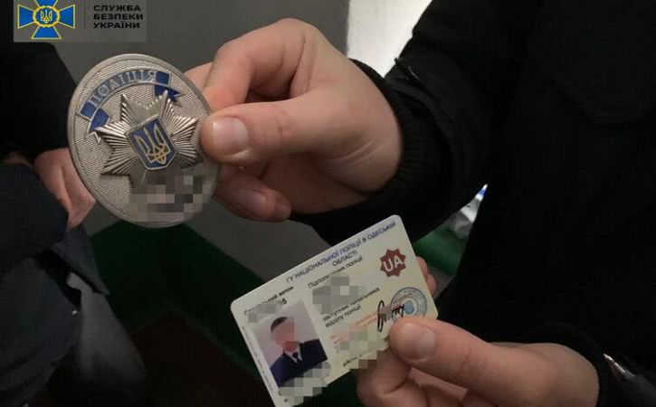 Замначальника райотдела полиции поймали на взятке в 3 тыс. долл. и подозревают в регулярных поборах с подозреваемых