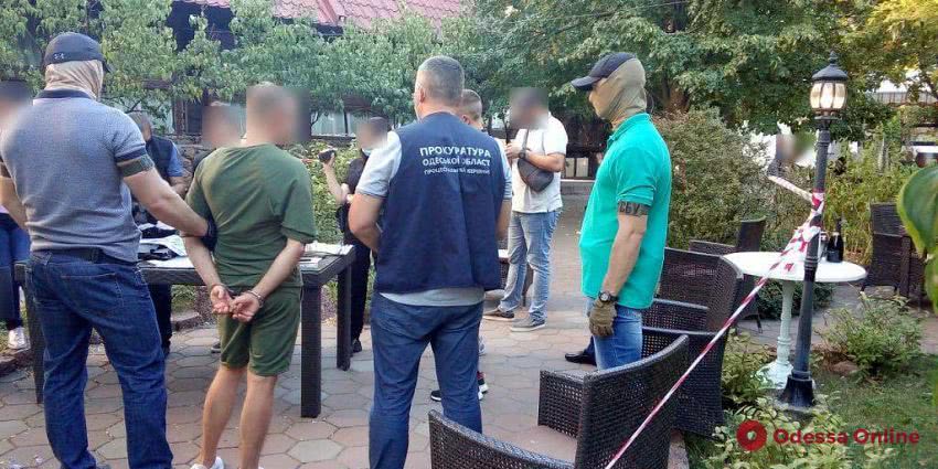 Одесский суд отпустил подозреваемого в организации заказного убийства под домашний арест