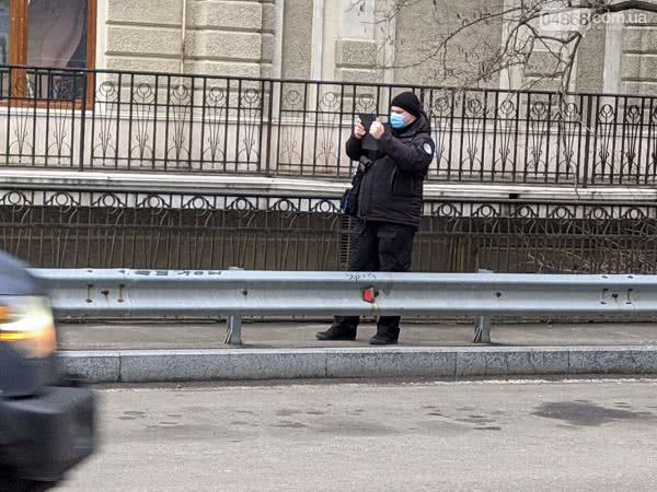 Одесские парковочные инспекторы занялись очищением мостов города от припаркованых авто