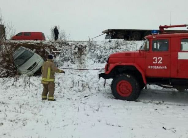 В Одесской области водителю понадобилась помощь спасателей