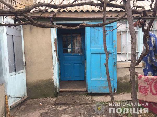 В Одесской области мужчина едва не убил соседей за сдачу