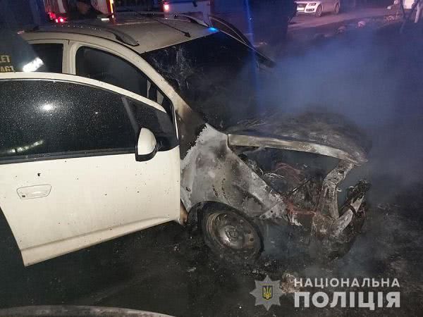 Киевский район: 27-летней одесситке сожгли машину