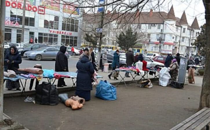 В Белгород-Днестровске сделали новогодний подарок стихийным торговцам