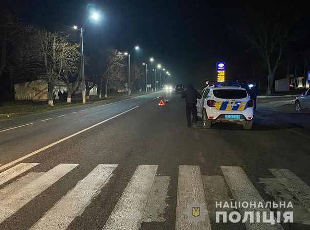 На трассе Одесса-Рени парень на Toyota Prado насмерть двоих людей. Фото