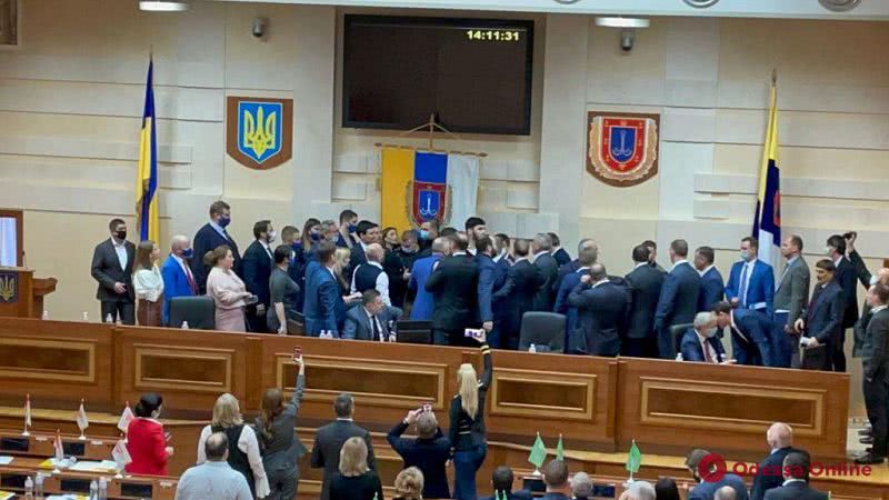 В Одесском облсовете подрались депутаты (видео)
