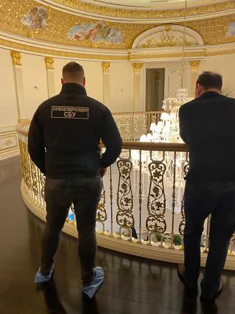 Силовики проводят обыски у бывшего главы Одесского облсовета Сергея Паращенко