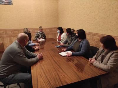 Недбайливій матері з Одеської області повернули п’ятеро дітей з випробувальним терміном