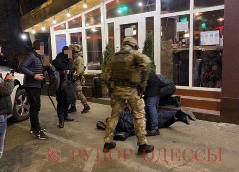Спецоперация правоохранителей: в Одессе и Киеве задержана банда, промышлявшая рэкетом и похищением людей