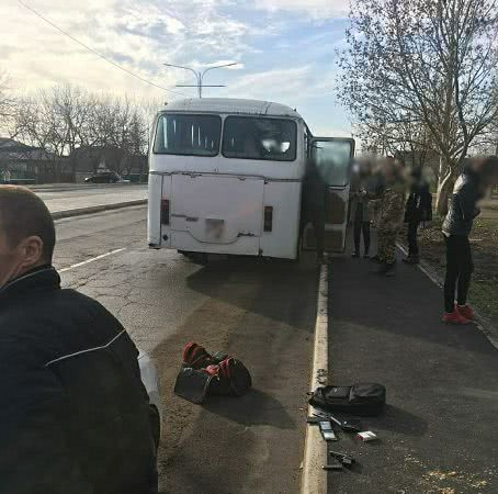 Оружие в кармане: в Измаиле пьяный пассажир маршрутки угрожал пистолетом