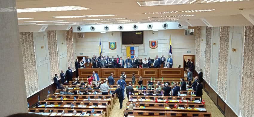 Вторая сессия Одесского областного совета восьмого созыва вновь блокирована