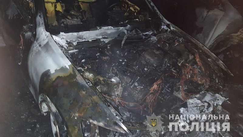 В Одесі горіли три автівки, поліція розслідує підпал