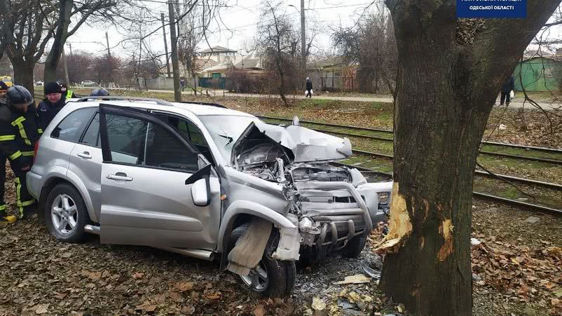 У ДТП в спальному районі Одеси загинув водій