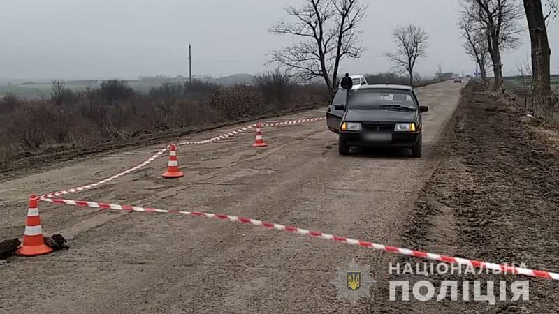 В Одеській області на автошляху обстріляли авто і влучили у пасажира: що відомо (відео)