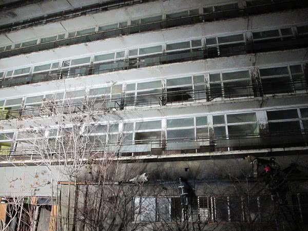 На Куяльнике горела пристройка к высотному корпусу санатория (фото)