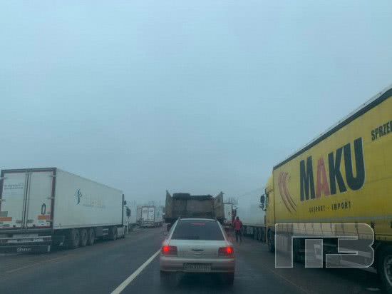 На трассе Одесса-Черноморск образовалась пробка