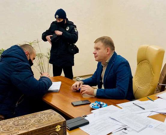 В кабинете мэра Белгород-Днестровского обнаружили скрытые камеры наблюдения