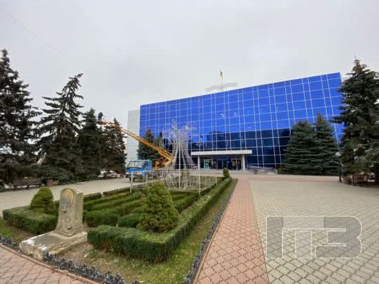 В Черноморске может появиться новогодняя елка на площади Стребко