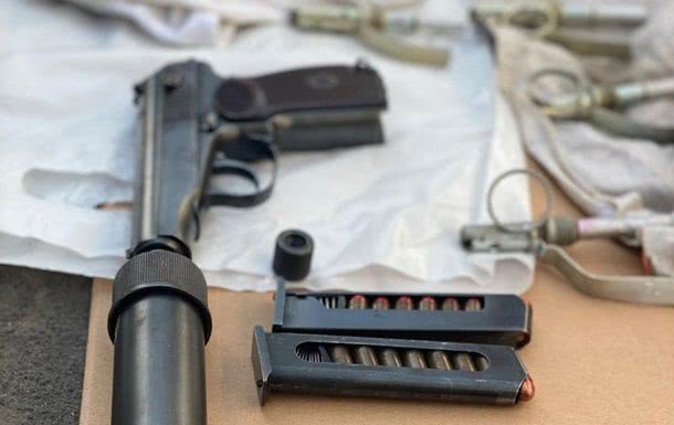 В Одесской области военнослужащие продавали оружие