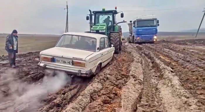 В Одесской области обнаружили самую плохую дорогу (видео)