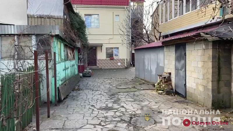 Одесситка под видом соцработницы ограбила супругов-пенсионеров