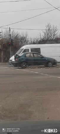 В Одессу снова пришла зима. На дорогах пробки и аварии (фото)