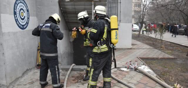 В Киевском районе горел подвал шестнадцатиэтажного дома