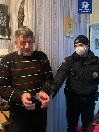 На поселке Котовского во время пьяного застолья одессит убил сына