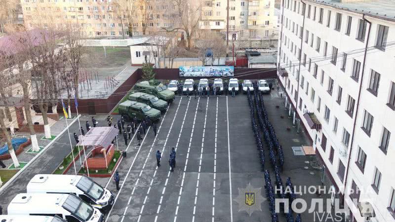 Одесская полиция заступила на службу по обеспечению общественного порядка в дни новогодних праздников