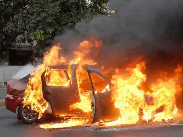 В Одесской области горел автомобиль
