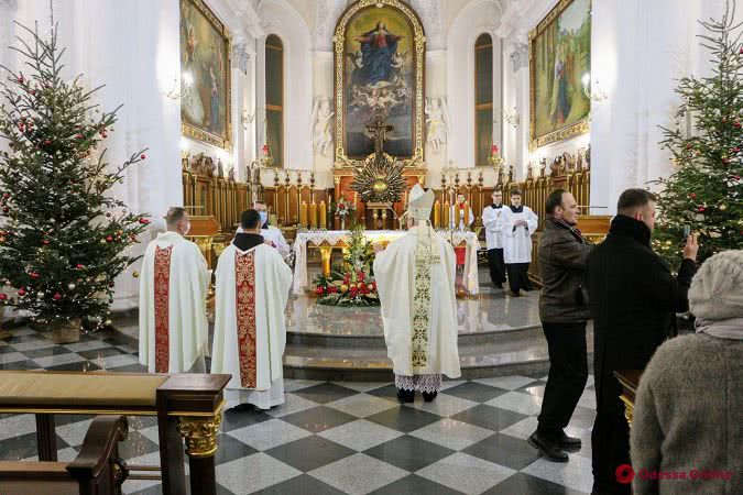 Одесские католики начинают праздновать Рождество (фоторепортаж)