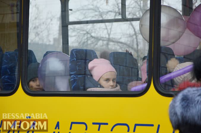 Килийская гимназия получила новенький школьный автобус для подвоза детей