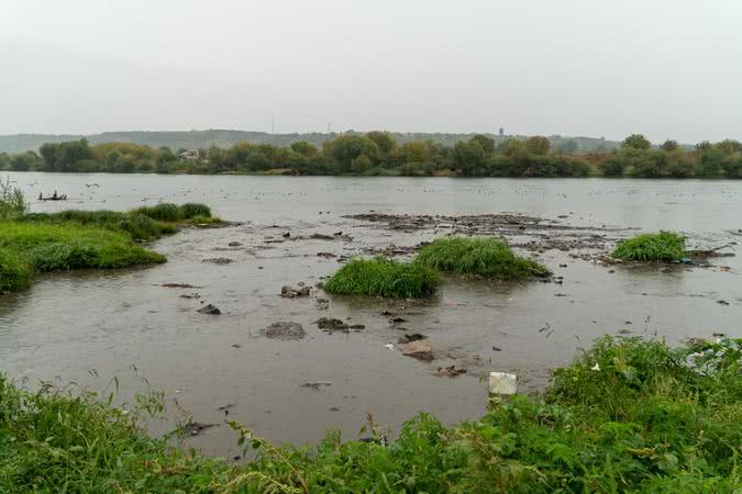 "Вы пьете из нашей канализации": эксперты бьют тревогу из-за загрязнения реки Днестр