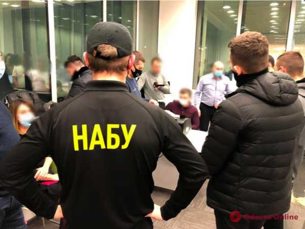 Пойманный на взятке и.о. директора Черноморского порта вернулся на работу