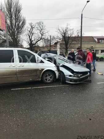 В ДТП на Николаевской дороге погибла девушка